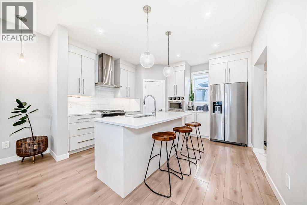 896 West Lakeview Drive, Chestermere, Alberta  T1X 1Z5 - Photo 4 - A2285365