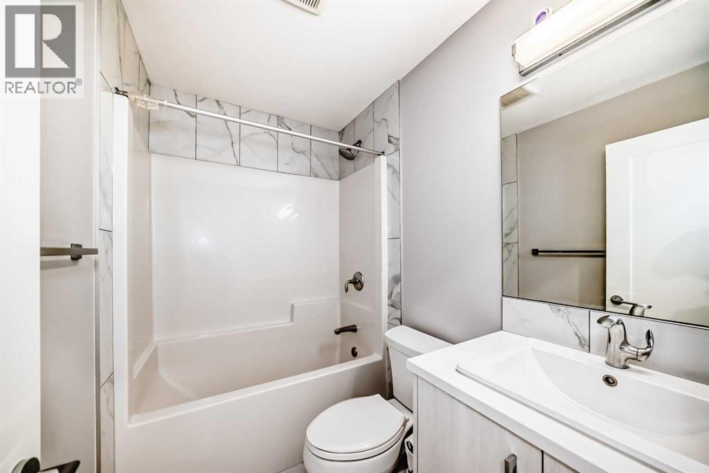 896 West Lakeview Drive, Chestermere, Alberta  T1X 1Z5 - Photo 26 - A2285365