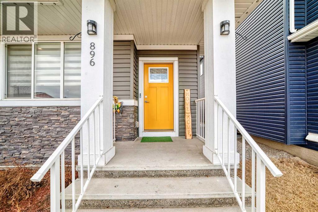 896 West Lakeview Drive, Chestermere, Alberta  T1X 1Z5 - Photo 2 - A2285365