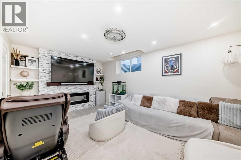 896 West Lakeview Drive, Chestermere, Alberta  T1X 1Z5 - Photo 28 - A2285365