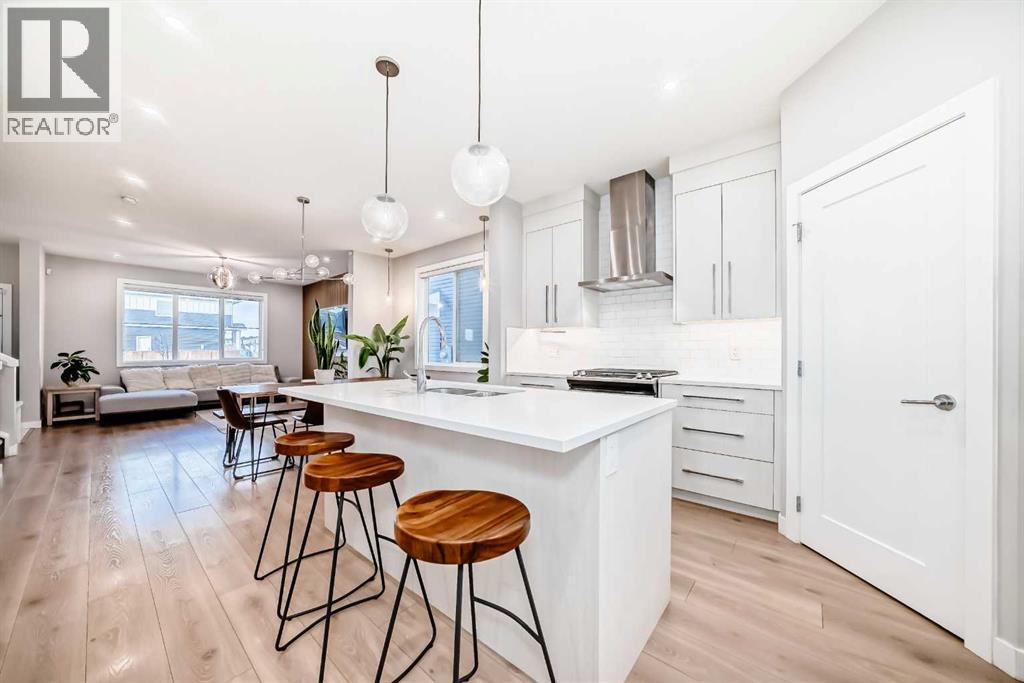 896 West Lakeview Drive, Chestermere, Alberta  T1X 1Z5 - Photo 9 - A2285365