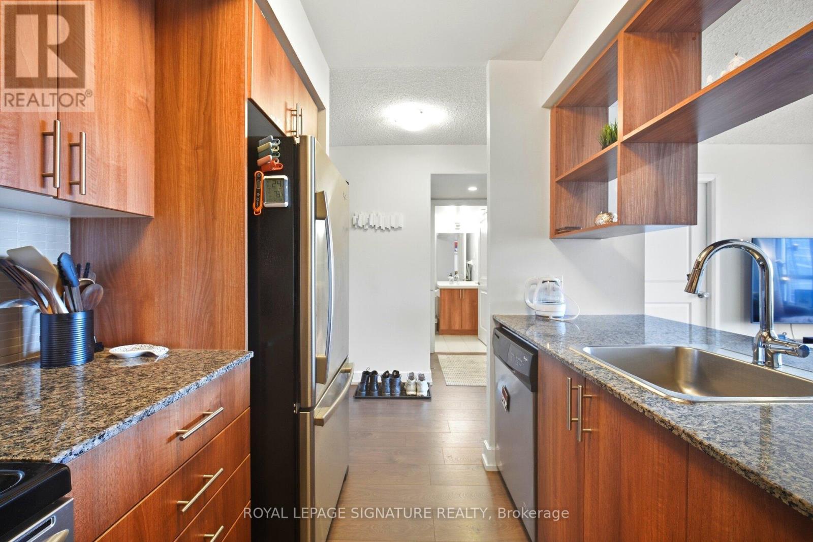 926 - 2 Eva Road E, Toronto, Ontario M9C 0A9 - Photo 11 - W12841710