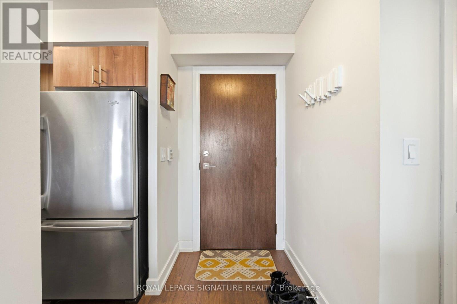 926 - 2 Eva Road E, Toronto, Ontario M9C 0A9 - Photo 8 - W12841710