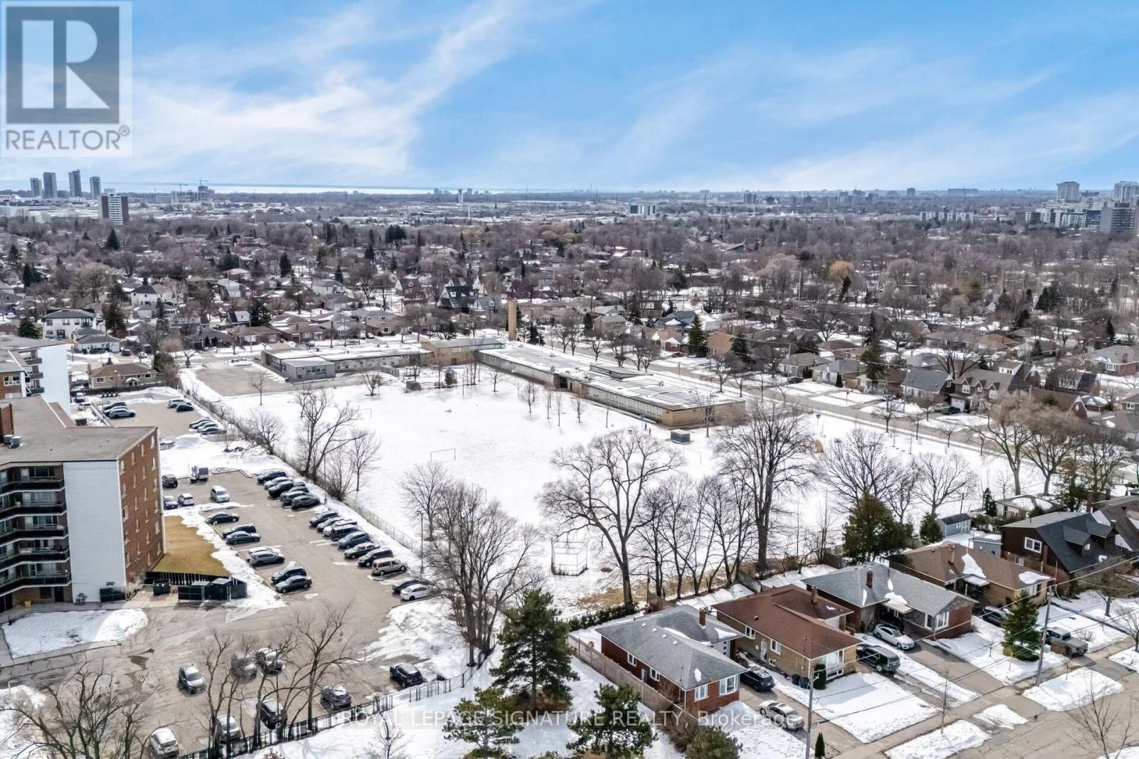 926 - 2 Eva Road E, Toronto, Ontario M9C 0A9 - Photo 31 - W12841710