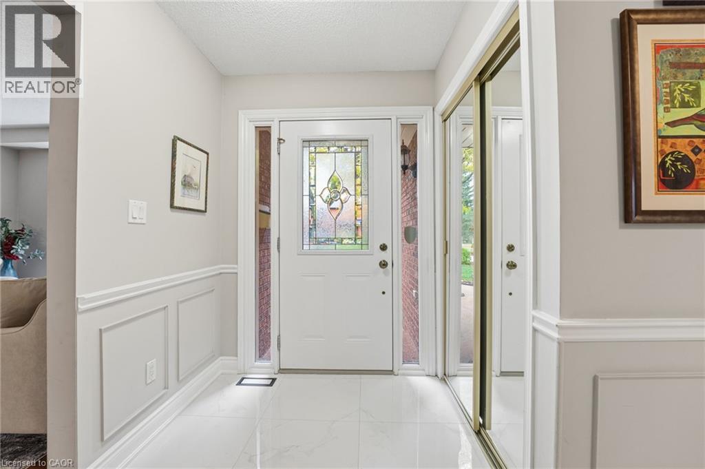 668 Tomahawk Crescent, Ancaster, Ontario  L9G 3R2 - Photo 4 - 40809262