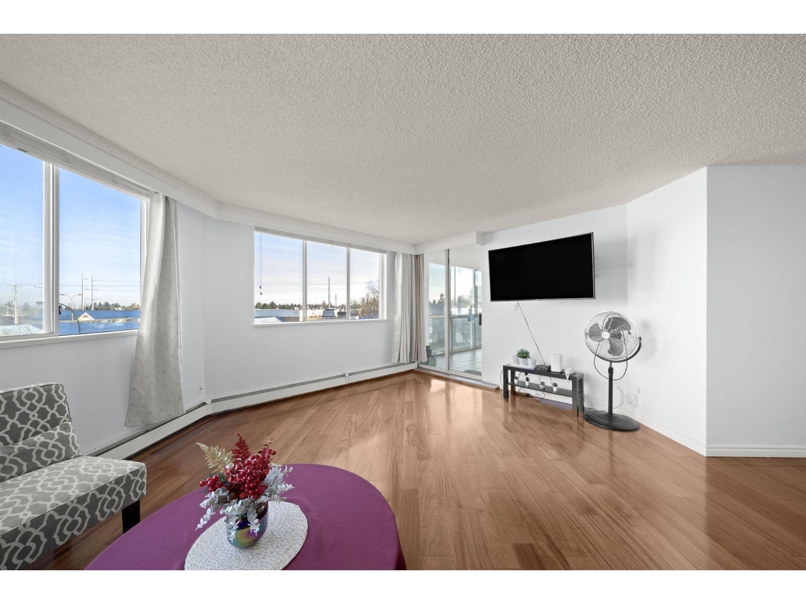 301 11881 88 Avenue, Delta, British Columbia V4C 8A2 - Photo 5 - R3094285