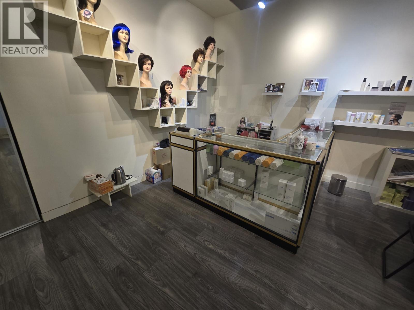 103 4501 North Road, Burnaby, British Columbia  V3N 4R7 - Photo 3 - C8076636