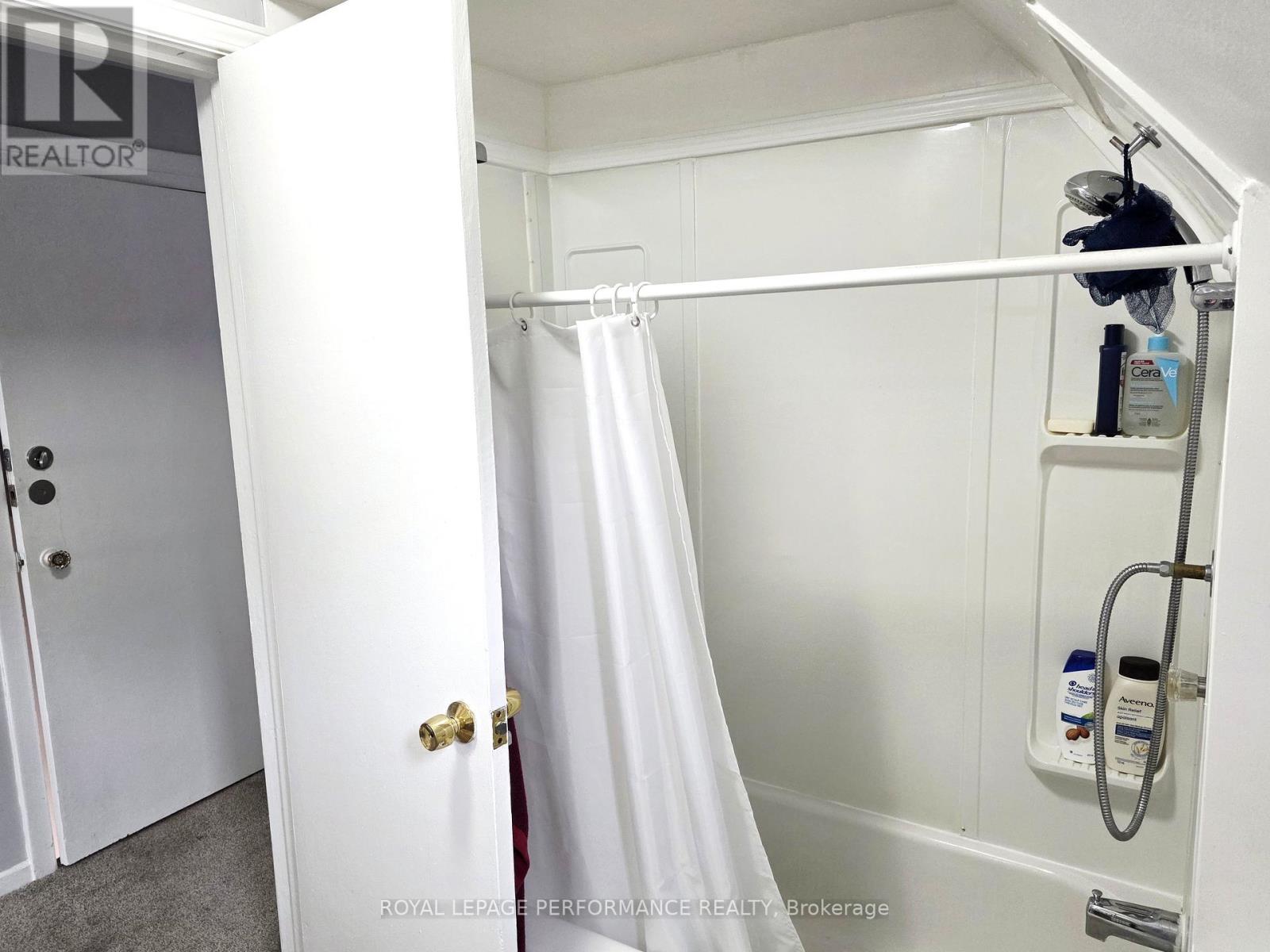 Apt. A - 623 Roosevelt Avenue, Ottawa, Ontario K2A 2A4 - Photo 10 - X12841838