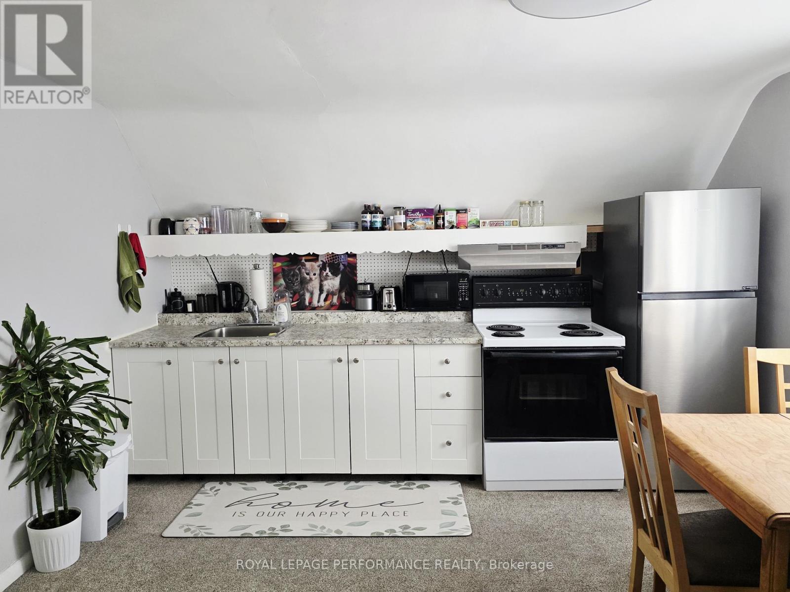 Apt. A - 623 Roosevelt Avenue, Ottawa, Ontario K2A 2A4 - Photo 3 - X12841838