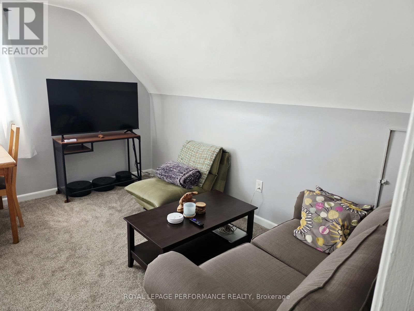 Apt. A - 623 Roosevelt Avenue, Ottawa, Ontario K2A 2A4 - Photo 5 - X12841838