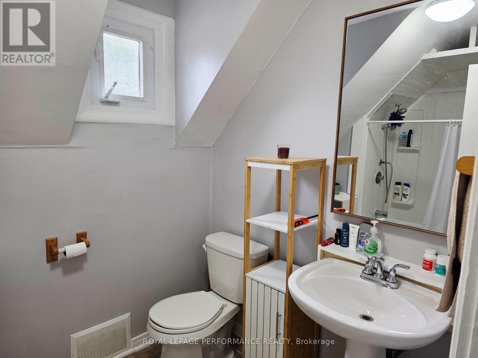 Apt. A - 623 Roosevelt Avenue, Ottawa, Ontario K2A 2A4 - Photo 9 - X12841838