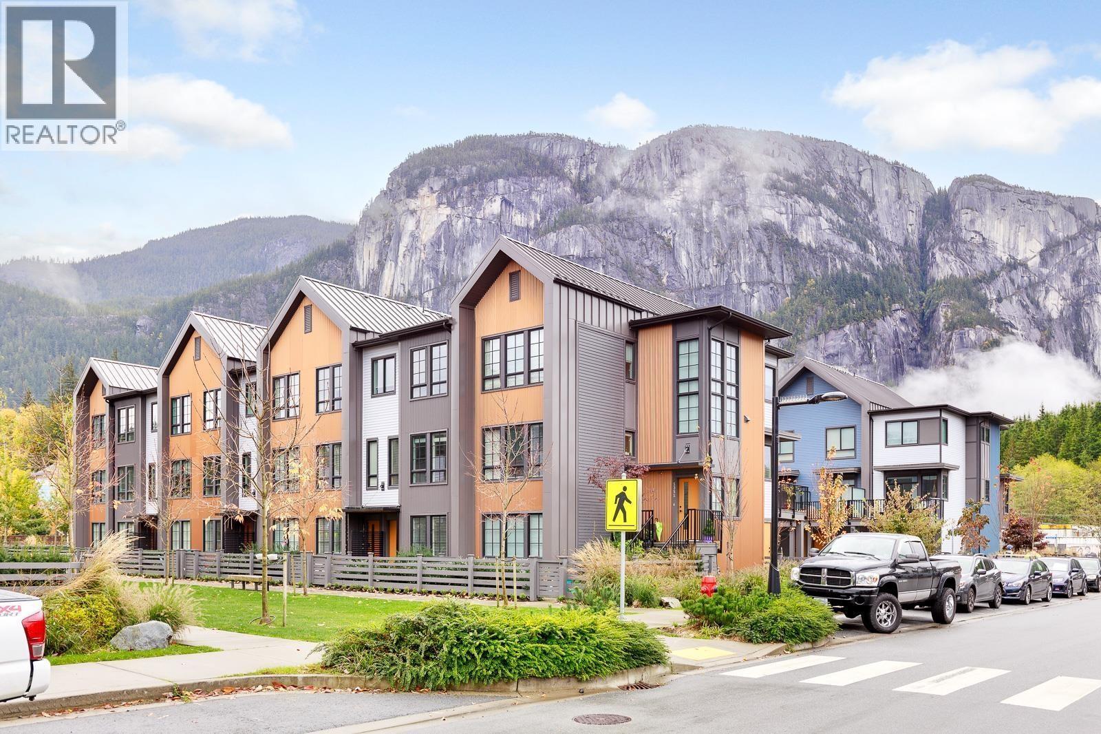 1357 Peakside Place, Squamish, British Columbia  V8B 1A8 - Photo 2 - R3095680