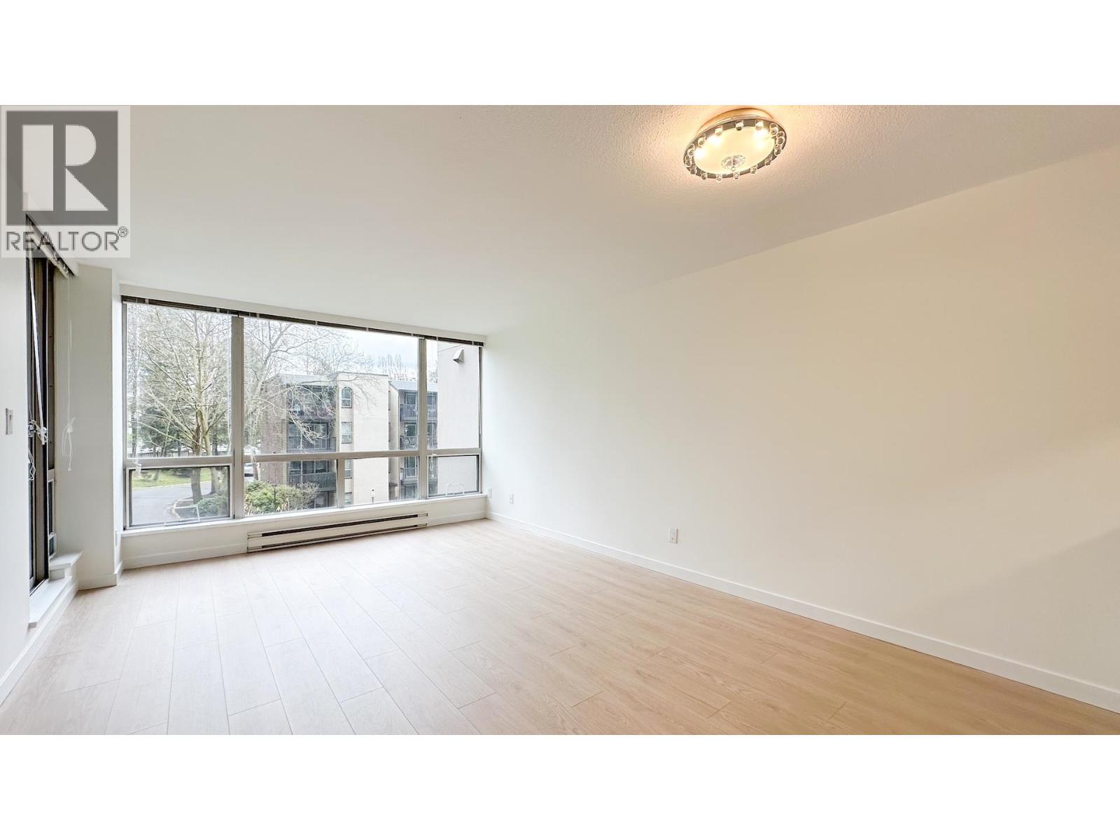 407 9633 Manchester Drive, Burnaby, British Columbia  V3N 4Y9 - Photo 4 - R3095693