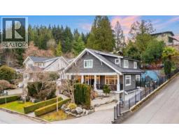 1232 HARRIS AVENUE, North Vancouver, British Columbia