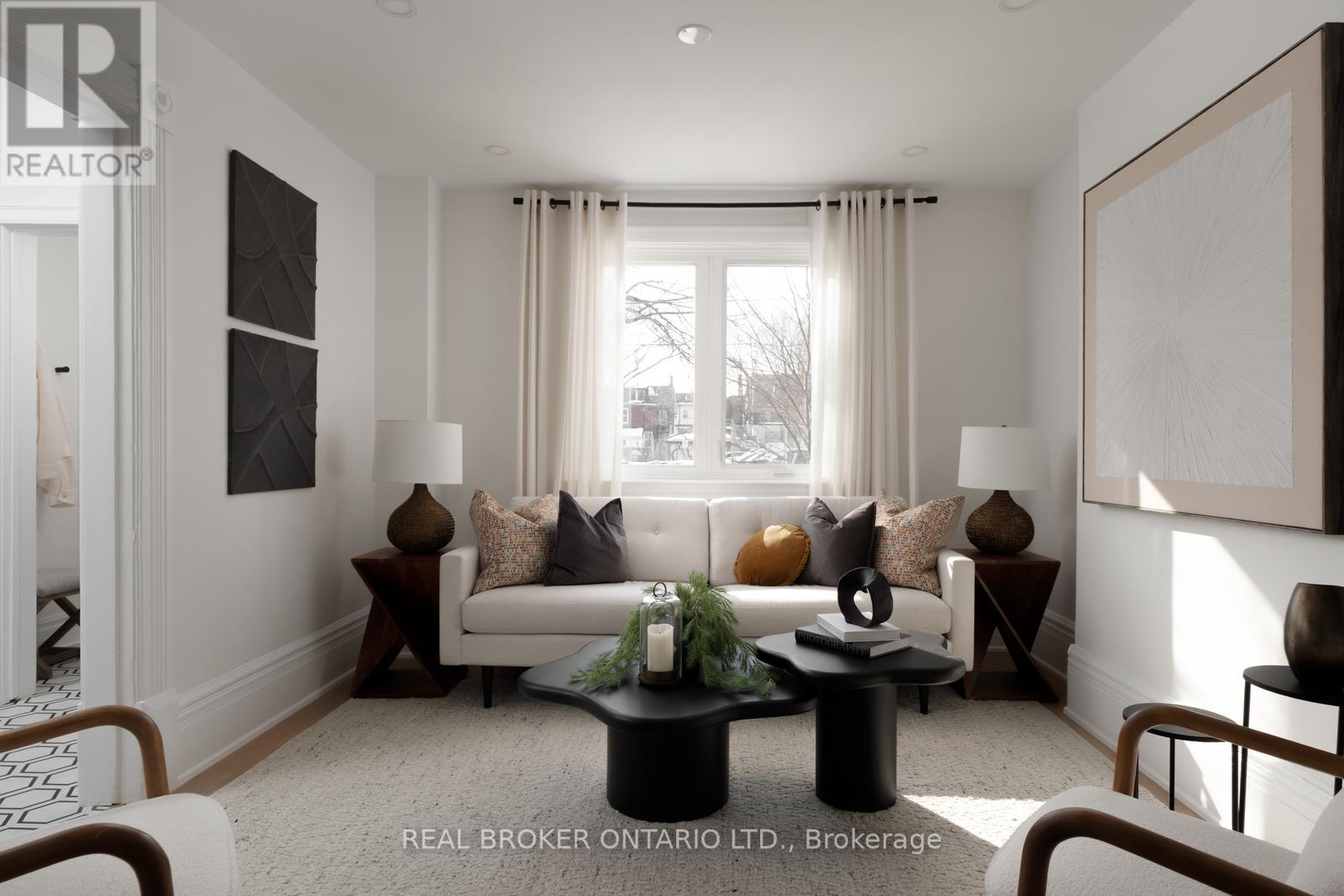 157 Lippincott Street, Toronto, Ontario  M5S 2P3 - Photo 3 - C12841798