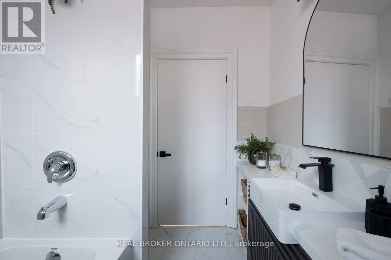 157 Lippincott Street, Toronto, Ontario  M5S 2P3 - Photo 34 - C12841798