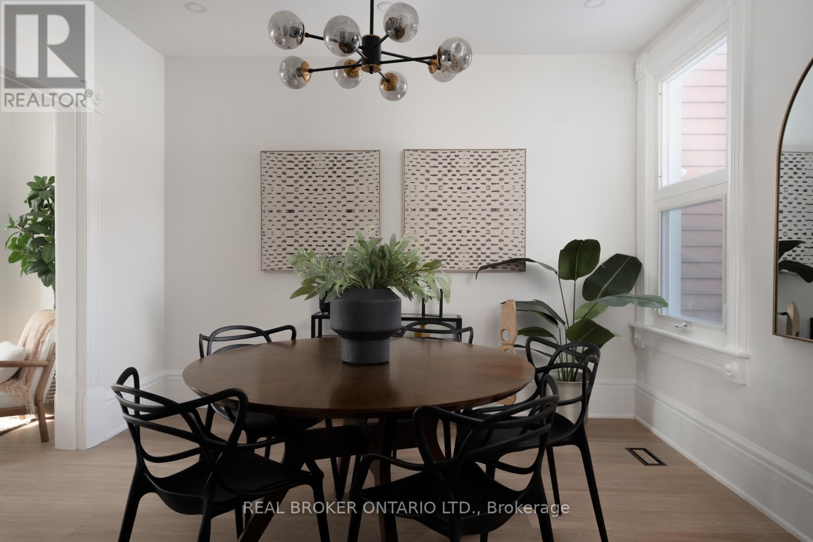 157 Lippincott Street, Toronto, Ontario  M5S 2P3 - Photo 9 - C12841798