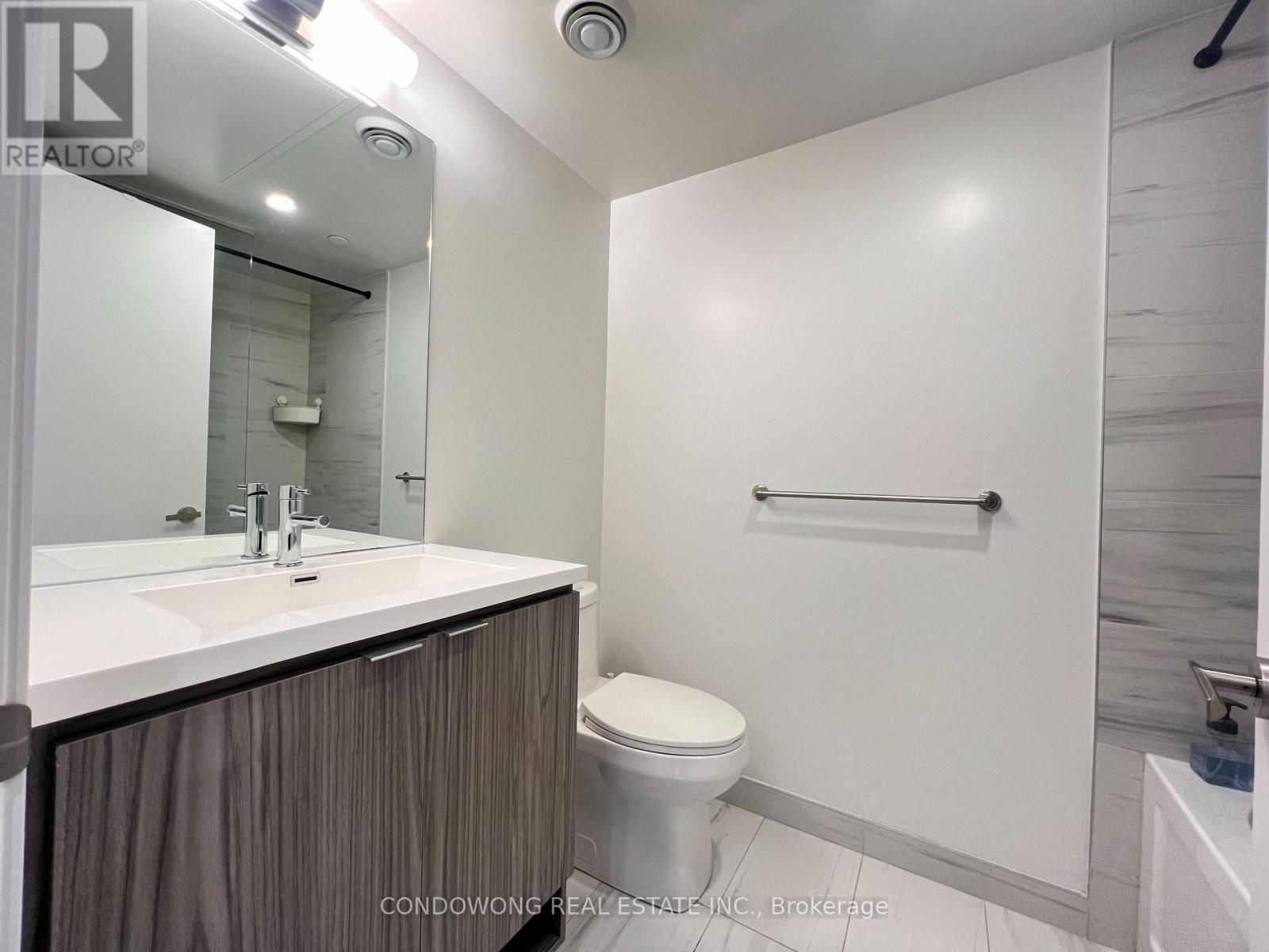2106 - 55 Cooper Street, Toronto, Ontario  M5E 0G1 - Photo 10 - C12773428