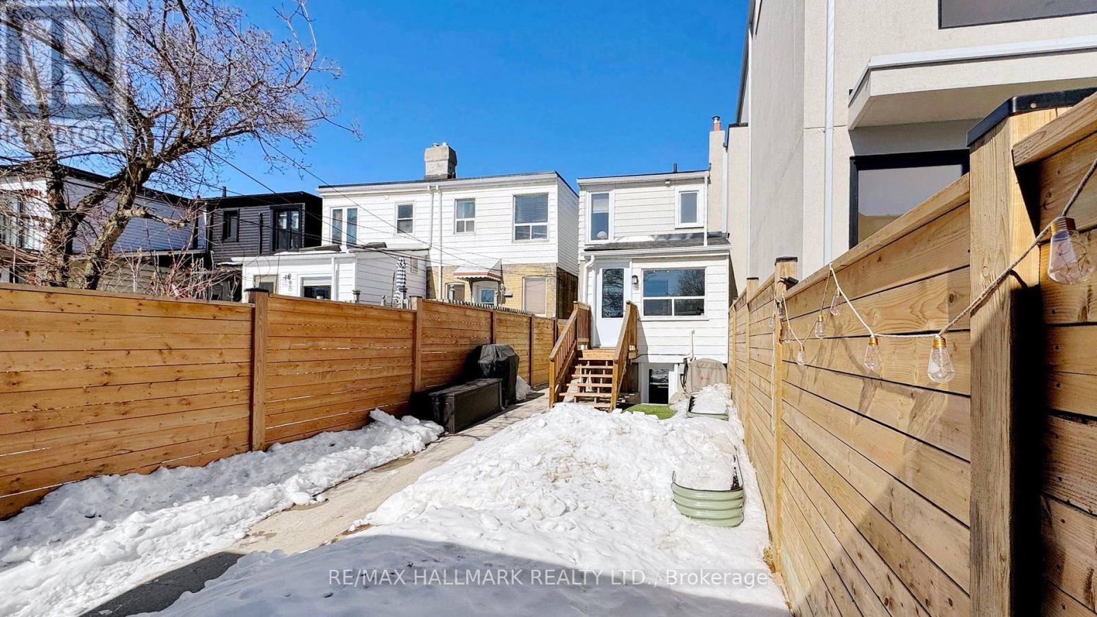 15a Myrtle Avenue, Toronto, Ontario  M4M 2A3 - Photo 33 - E12839324