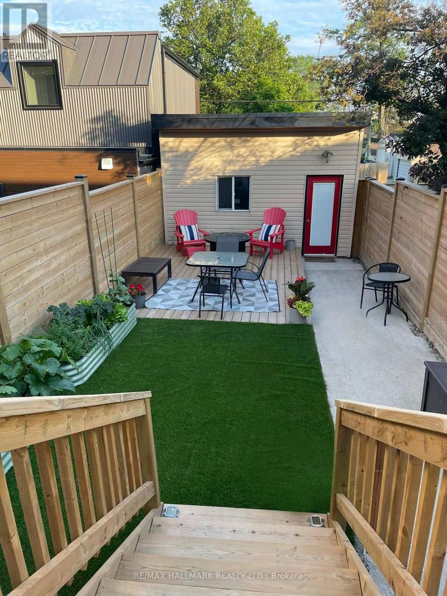 15a Myrtle Avenue, Toronto, Ontario  M4M 2A3 - Photo 32 - E12839324