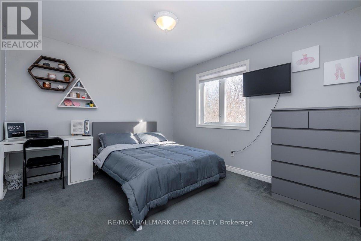 1103 Belle Aire Beach Road, Innisfil, Ontario  L0L 1C0 - Photo 14 - N12752344