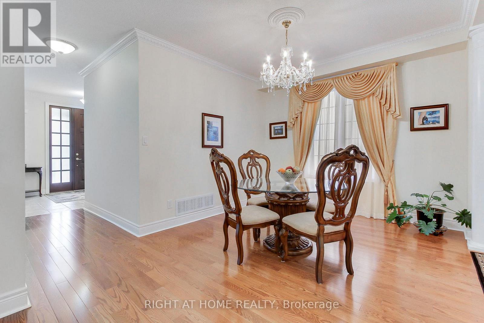 8 Sweet Anna Court, Vaughan, Ontario  L6A 4E3 - Photo 4 - N12839966