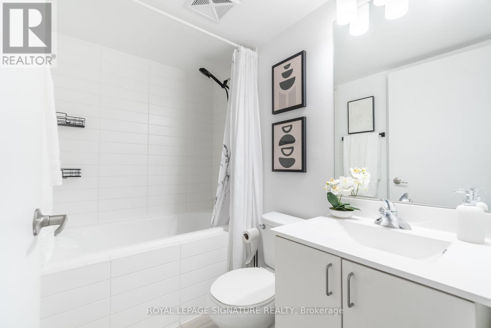 1612 - 155 Legion Road N, Toronto, Ontario  M8Y 0A7 - Photo 10 - W12835878