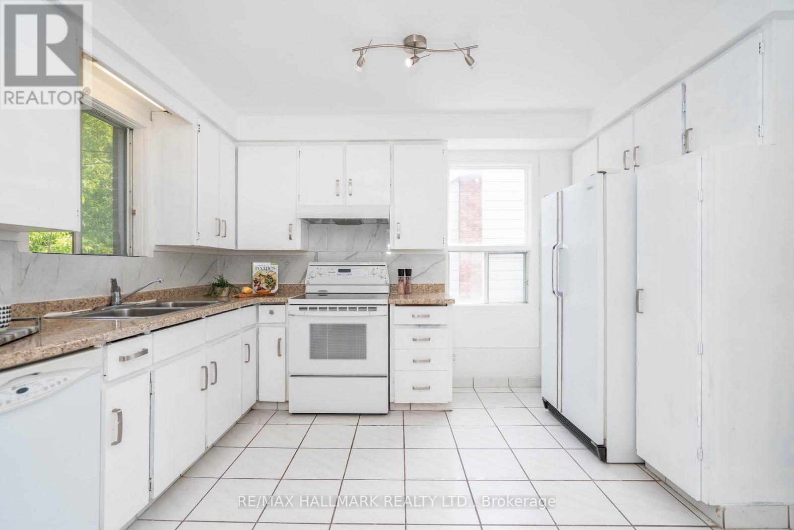 104 Highland Park Boulevard, Markham, Ontario  L3T 1B7 - Photo 16 - N12841842