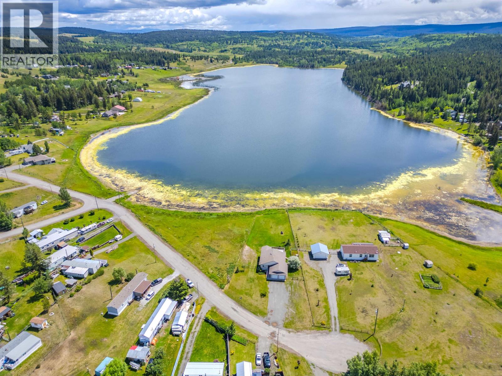 5526 LAKESIDE COURT, 103 Mile House, British Columbia