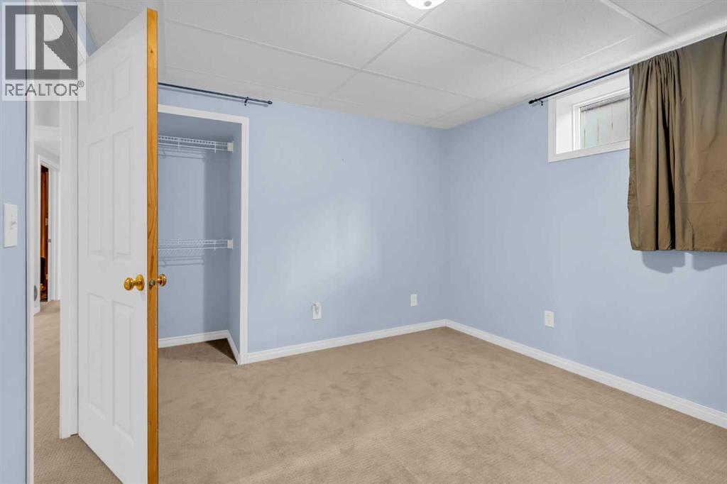 110 West Creek Bay, Chestermere, Alberta  T1X 1K7 - Photo 34 - A2262218