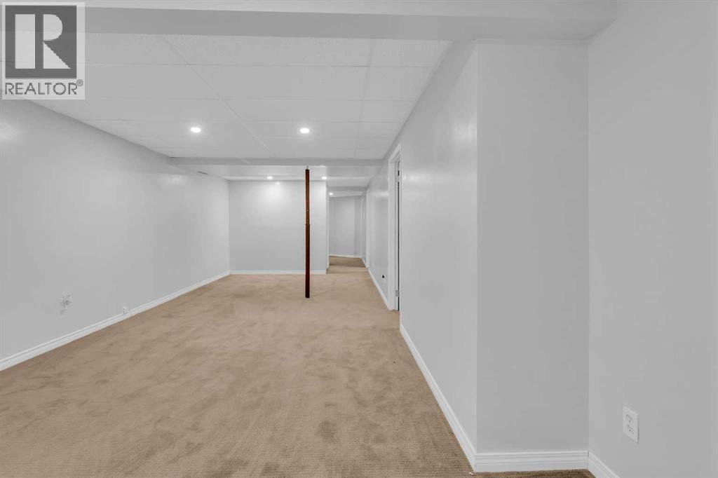 110 West Creek Bay, Chestermere, Alberta  T1X 1K7 - Photo 32 - A2262218