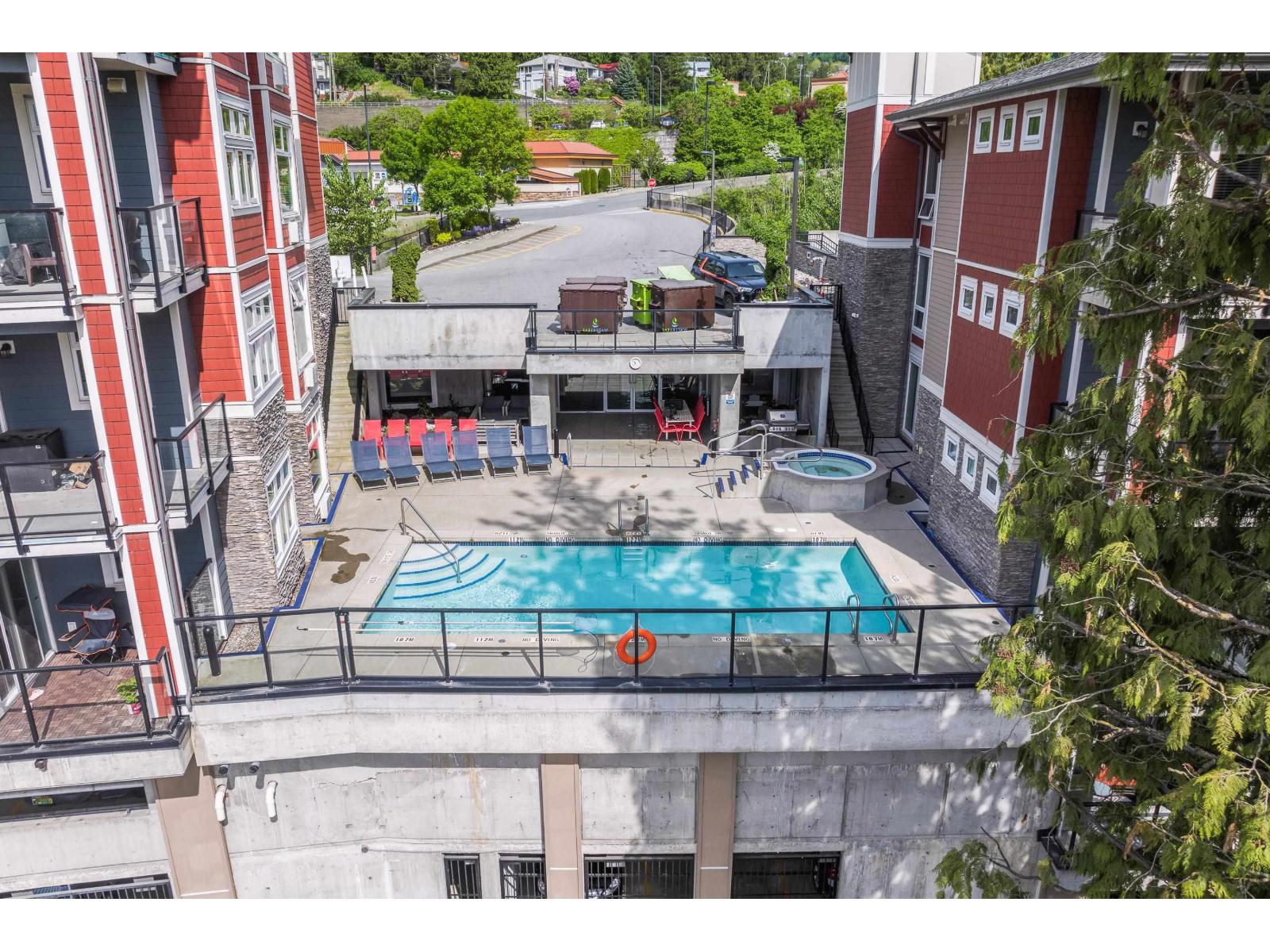 404 2238 Whatcom Road, Abbotsford, British Columbia  V3G 0E6 - Photo 1 - R3094187