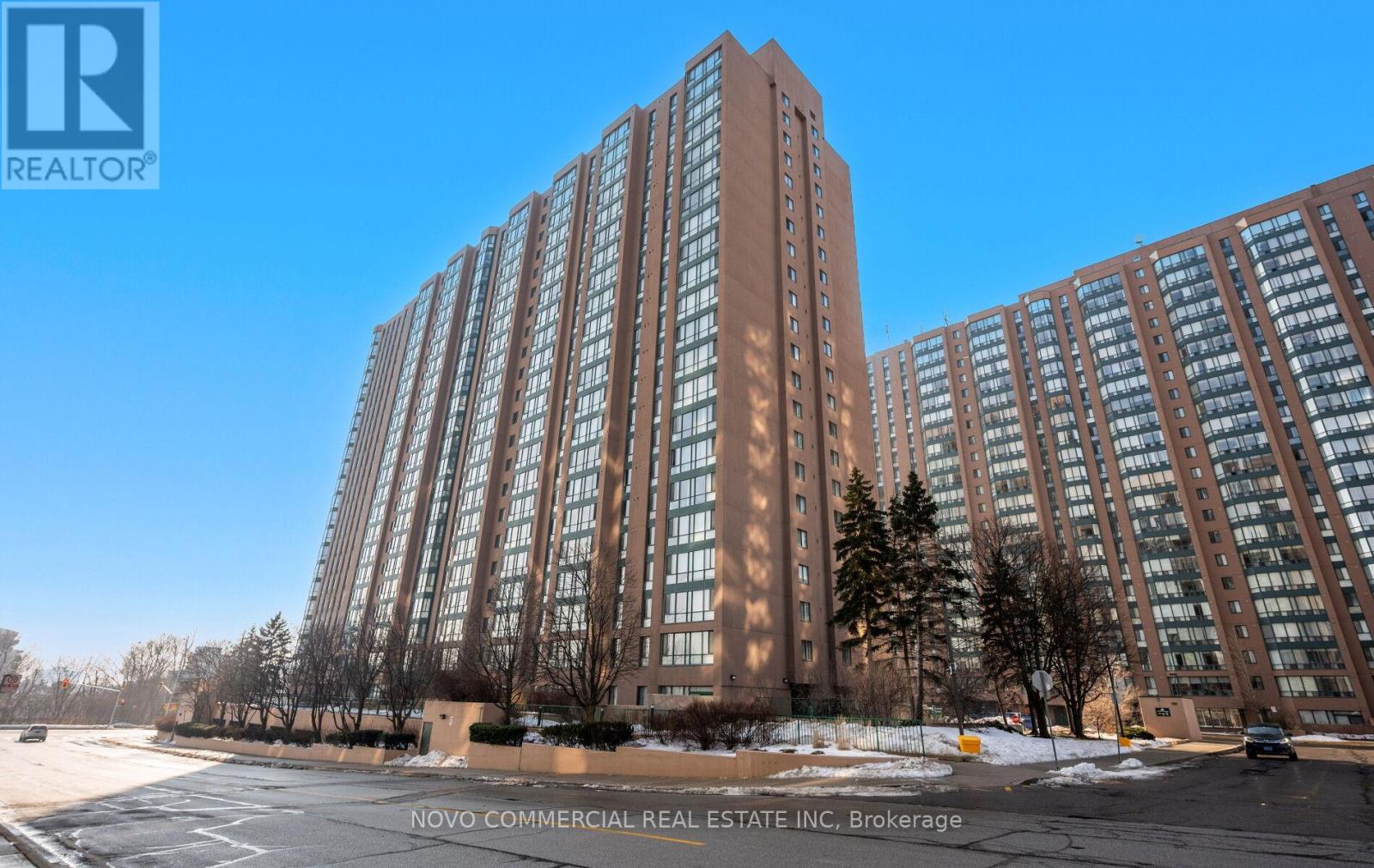 1216 - 145 Hillcrest Avenue, Mississauga, Ontario  L5B 3Z1 - Photo 1 - W12841800
