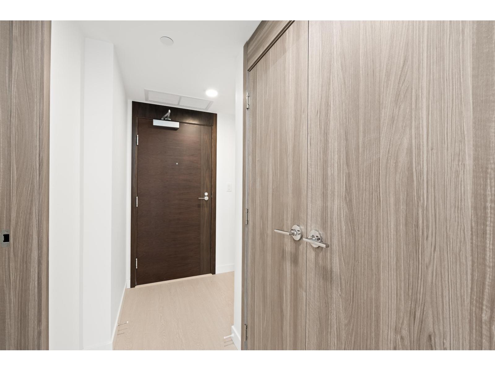 1208 13778 100 Avenue, Surrey, British Columbia  V3T 0V3 - Photo 2 - R3095333