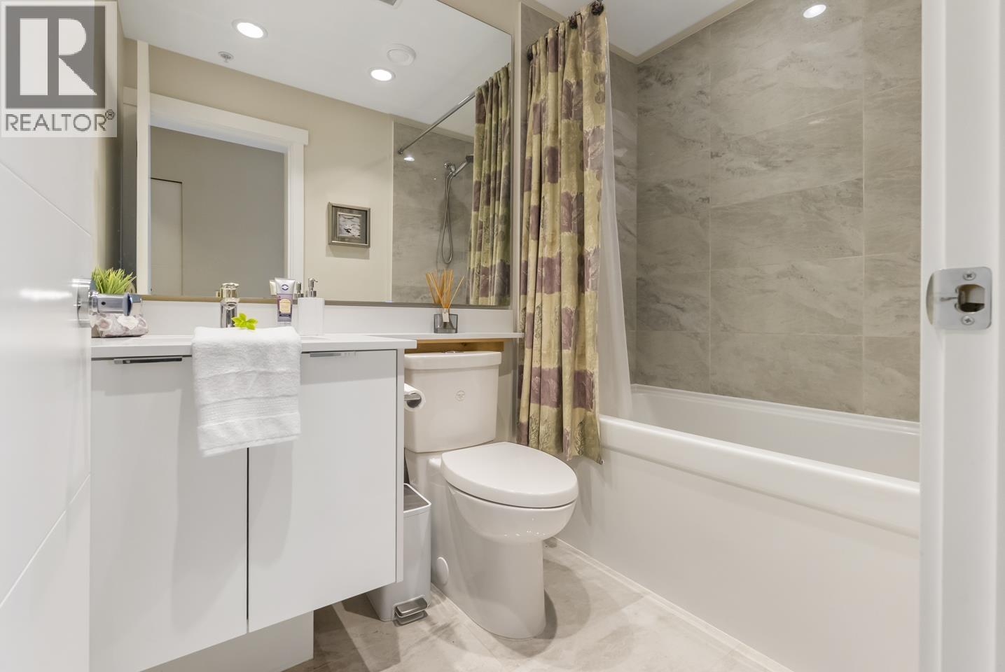 114 9213 Odlin Road, Richmond, British Columbia  V6X 0V5 - Photo 9 - R3095588