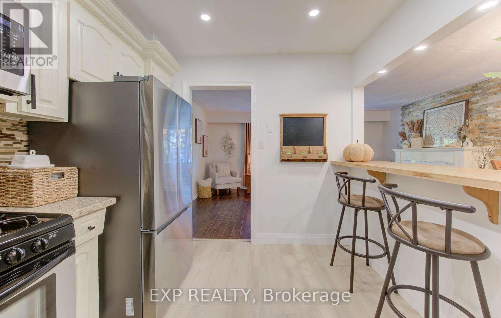 36 Blackfriars Place, Kitchener, Ontario  N2A 1M5 - Photo 27 - X12841832