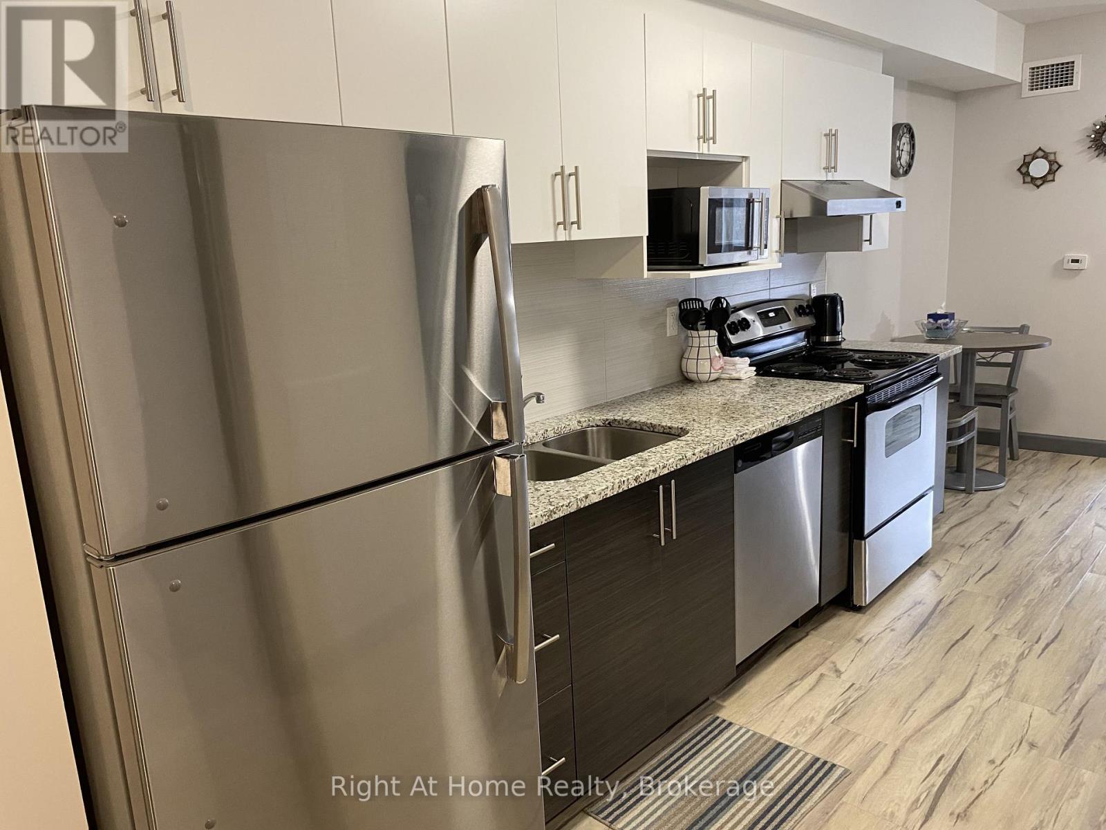 1710 - 258a Sunview Street, Waterloo, Ontario  N2L 3V9 - Photo 3 - X12841876