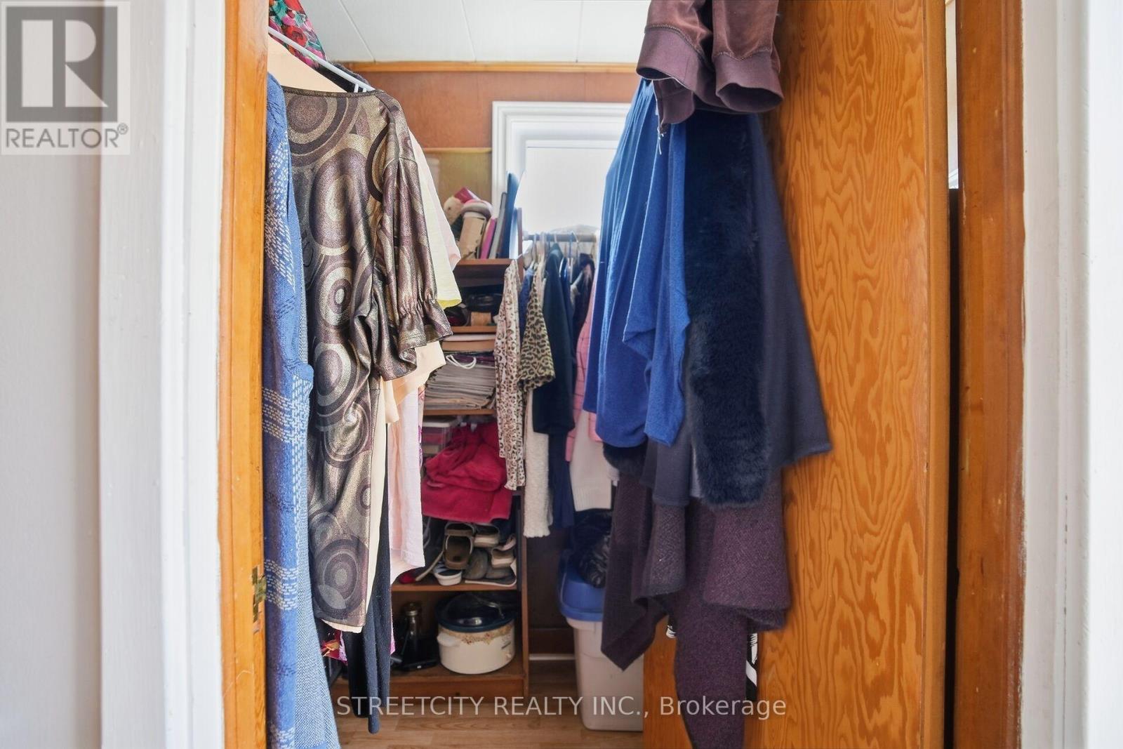 24 Hincks Street, St. Thomas, Ontario  N5R 3N6 - Photo 12 - X12841956