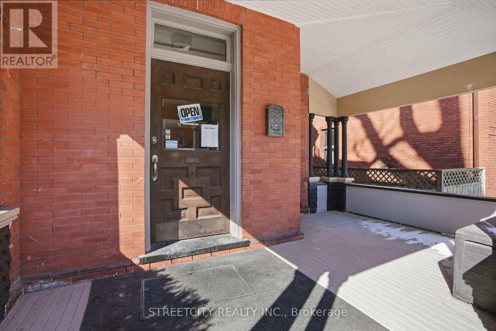 24 Hincks Street, St. Thomas, Ontario  N5R 3N6 - Photo 3 - X12841956