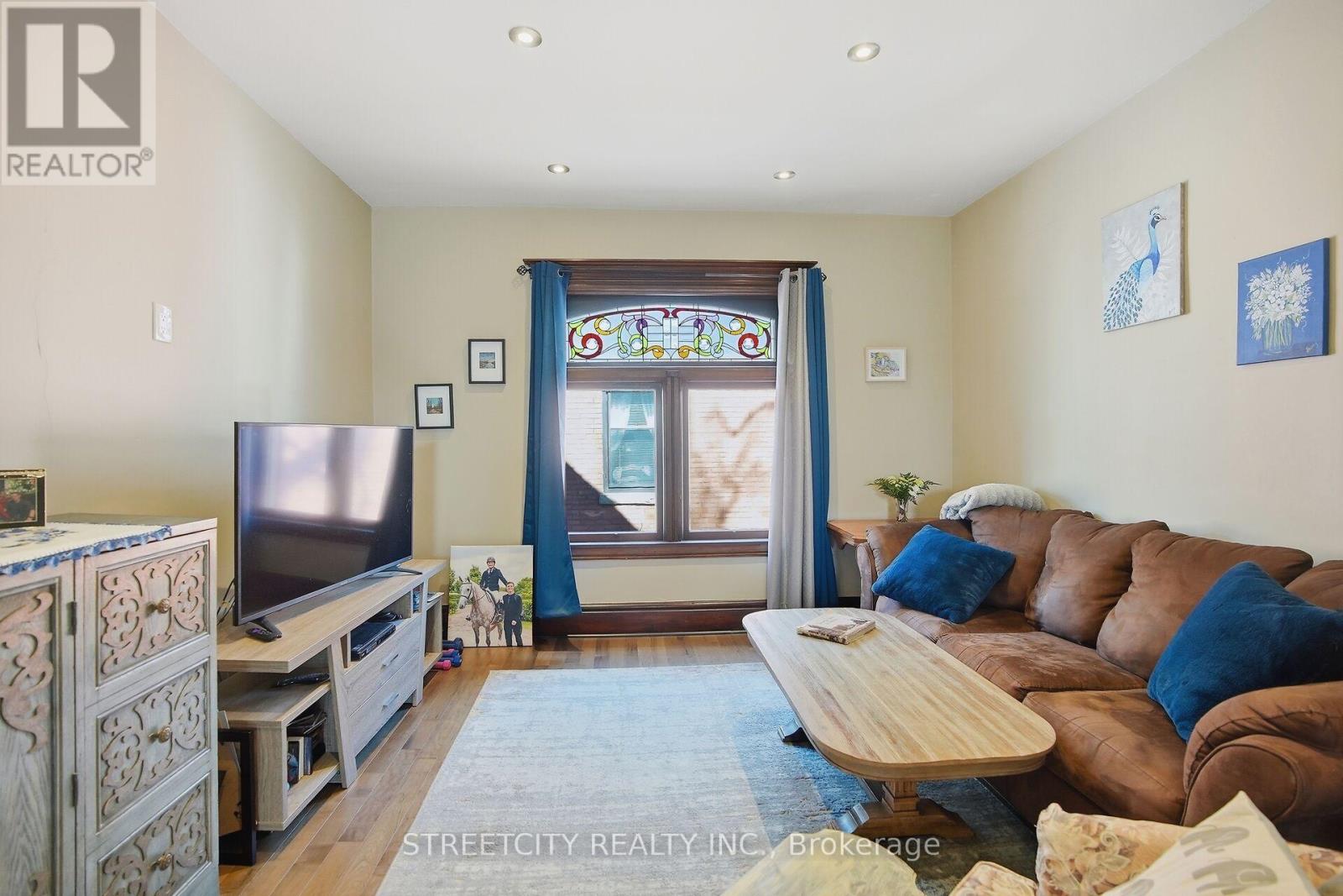 24 Hincks Street, St. Thomas, Ontario  N5R 3N6 - Photo 37 - X12841956