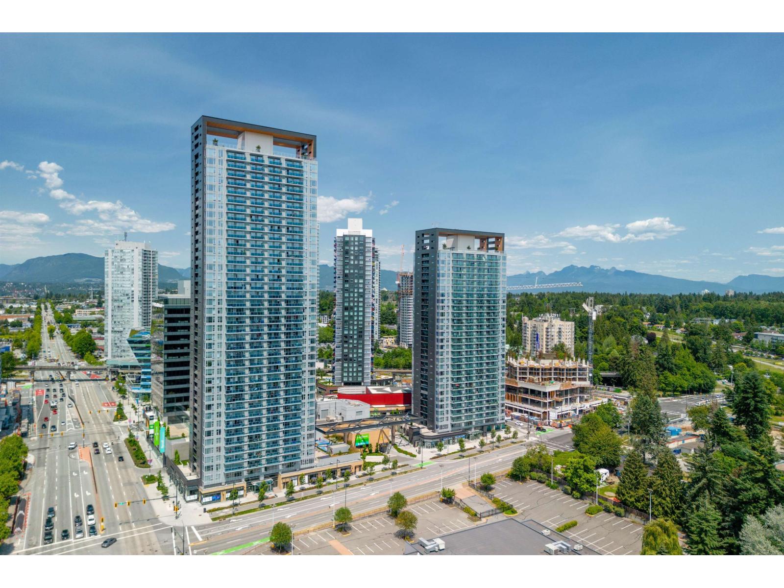 3803 13615 Fraser Highway, Surrey, British Columbia  V3T 0P7 - Photo 1 - R3095675