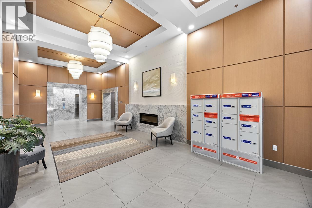 1103 3007 Glen Drive, Coquitlam, British Columbia  V3B 0L8 - Photo 3 - R3095701