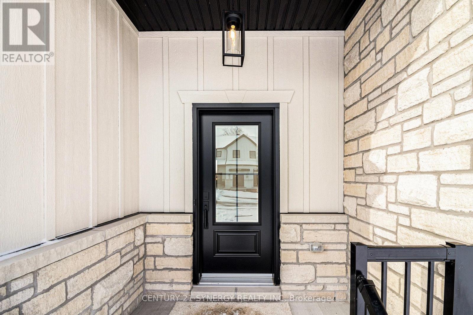 85 Villeneuve Street, North Stormont, Ontario K0C 1W0 - Photo 3 - X12841878