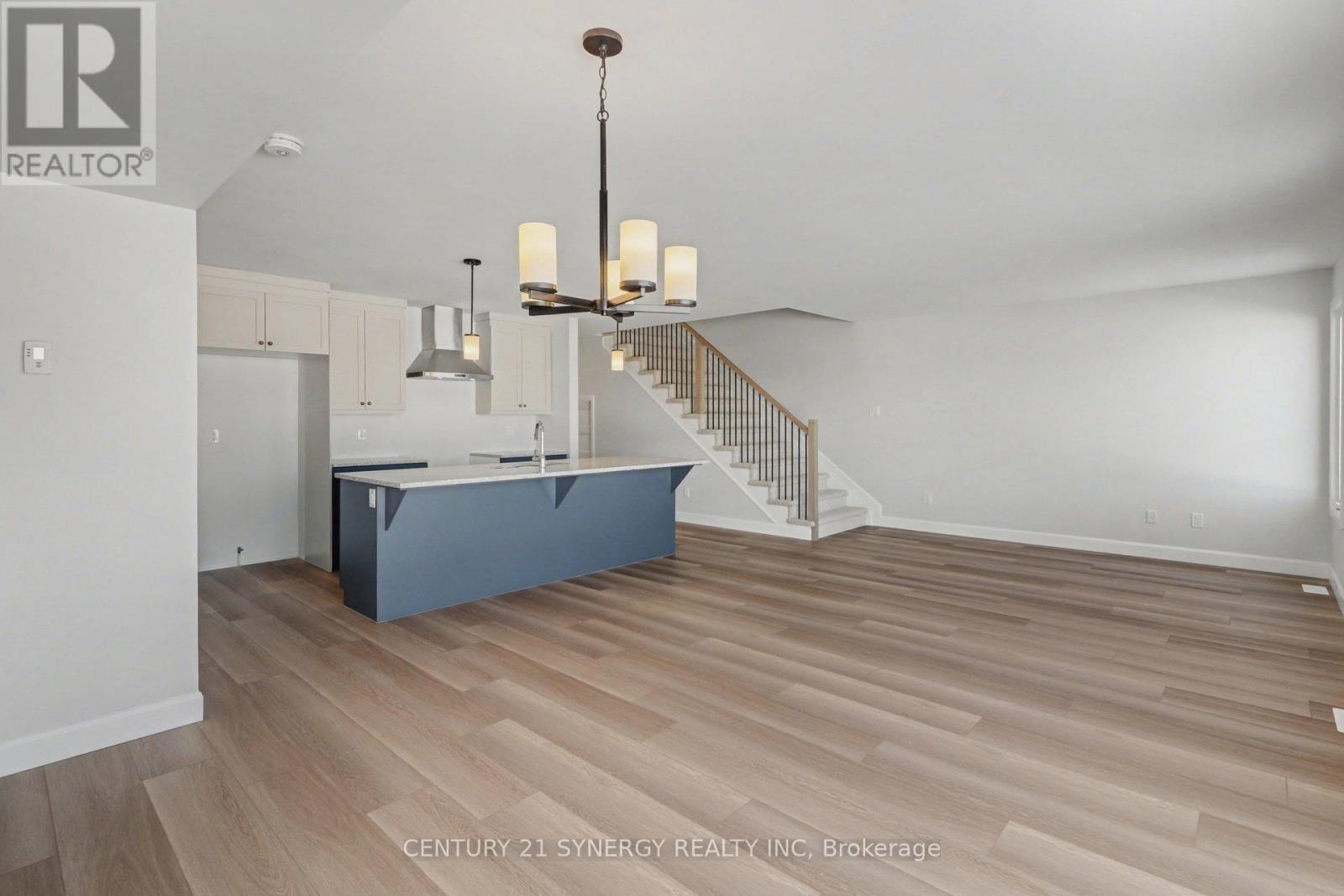 69 Villeneuve Street, North Stormont, Ontario K0C 1W0 - Photo 9 - X12841884