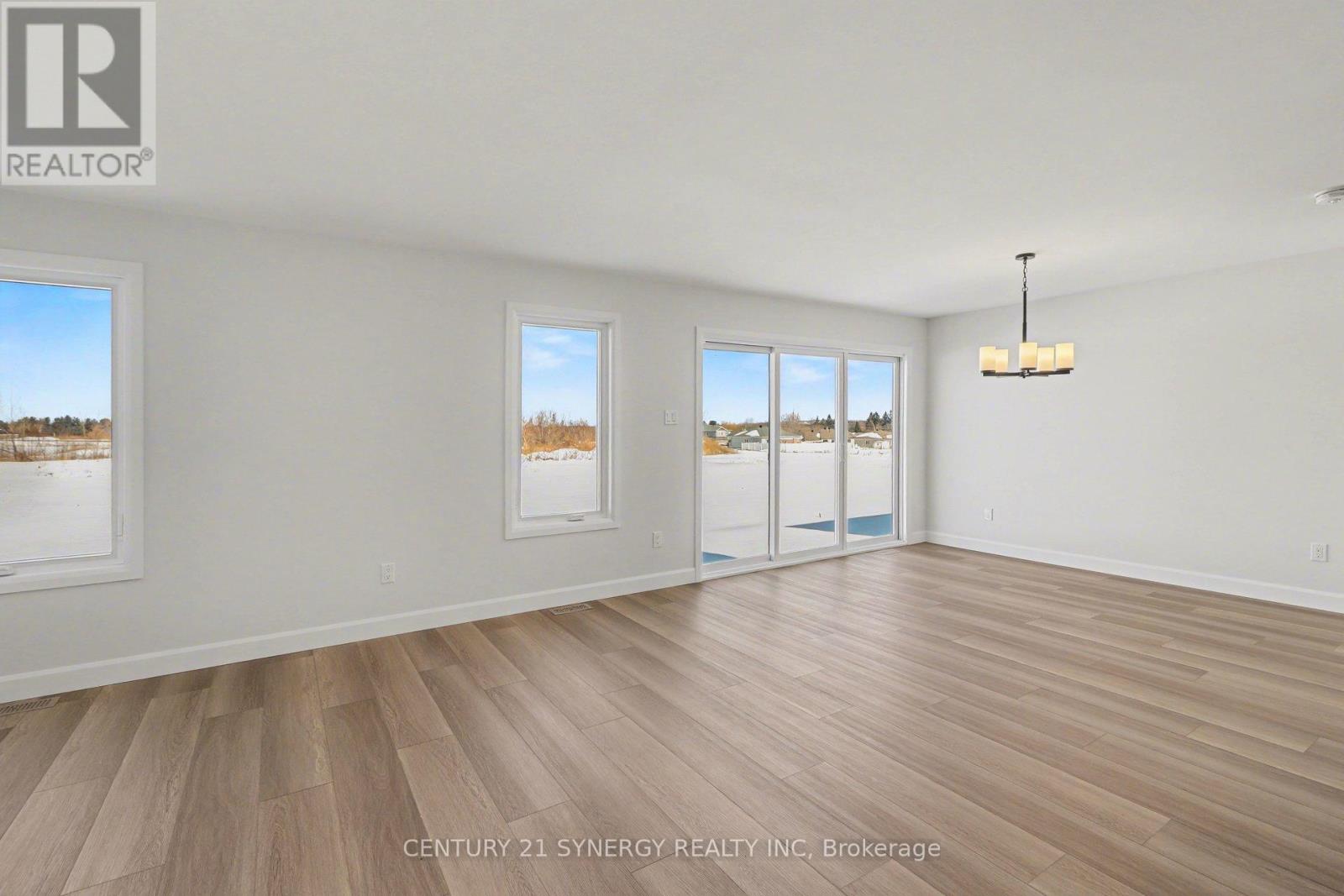 77 Villeneuve Street, North Stormont, Ontario K0C 1W0 - Photo 12 - X12841892