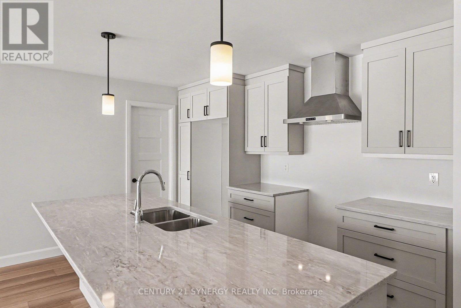 81 Villeneuve Street, North Stormont, Ontario  K0C 1W0 - Photo 5 - X12841900