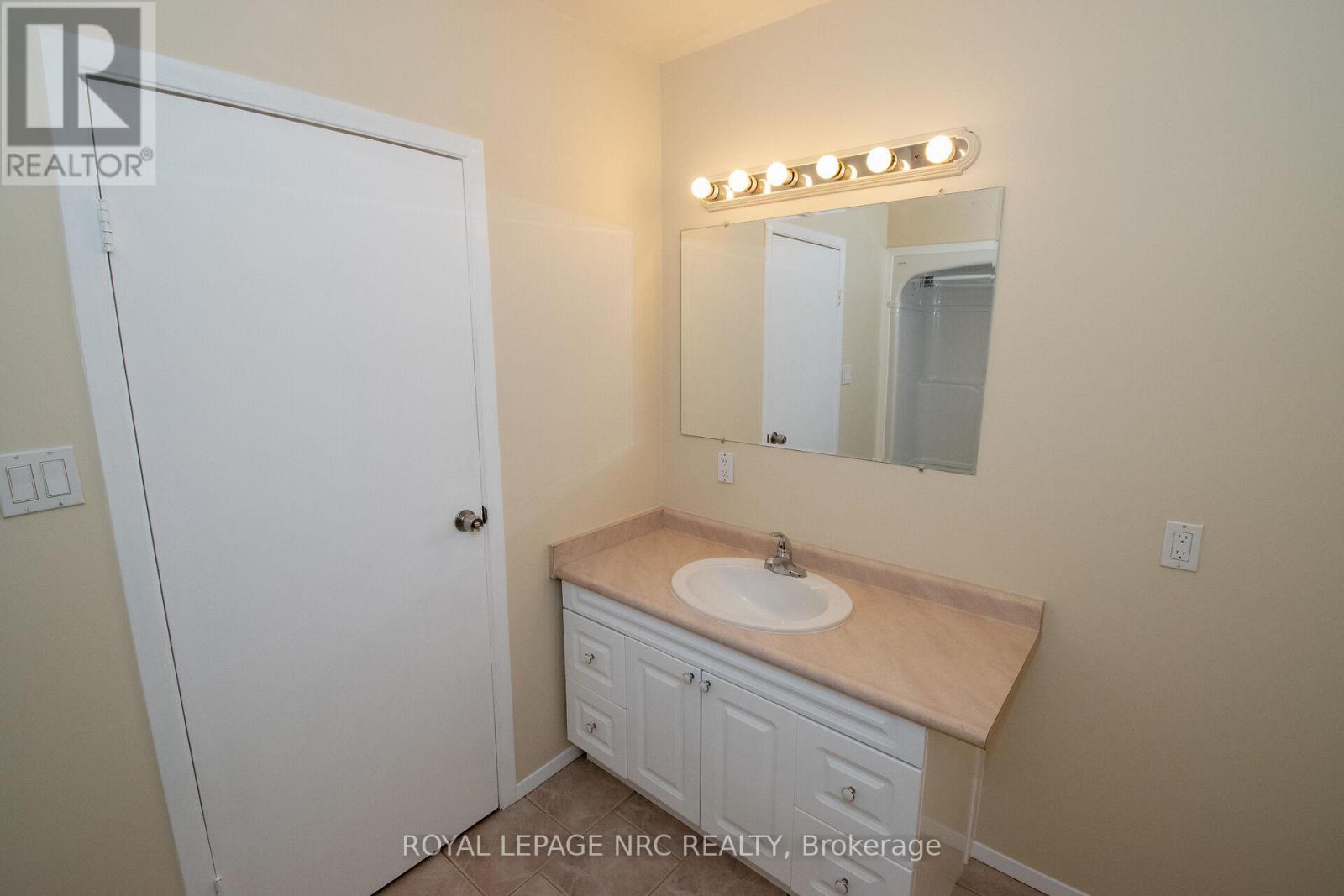 6561 Bellevue Street, Niagara Falls, Ontario  L2E 1Y9 - Photo 41 - X12841902