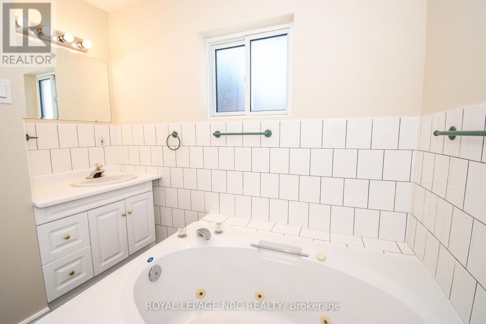 6561 Bellevue Street, Niagara Falls, Ontario  L2E 1Y9 - Photo 43 - X12841902