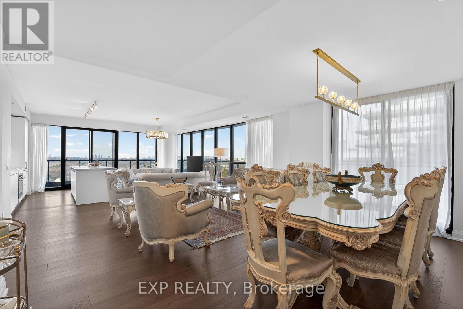 1305 - 33 Frederick Todd Way, Toronto, Ontario  M4G 0C9 - Photo 3 - C12813458