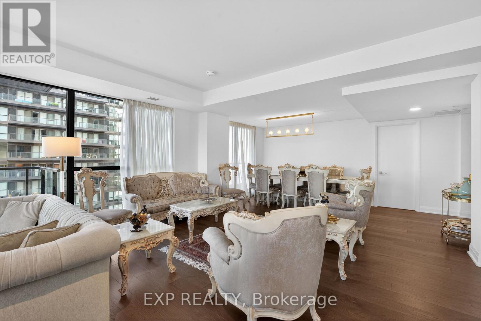 1305 - 33 Frederick Todd Way, Toronto, Ontario  M4G 0C9 - Photo 5 - C12813458